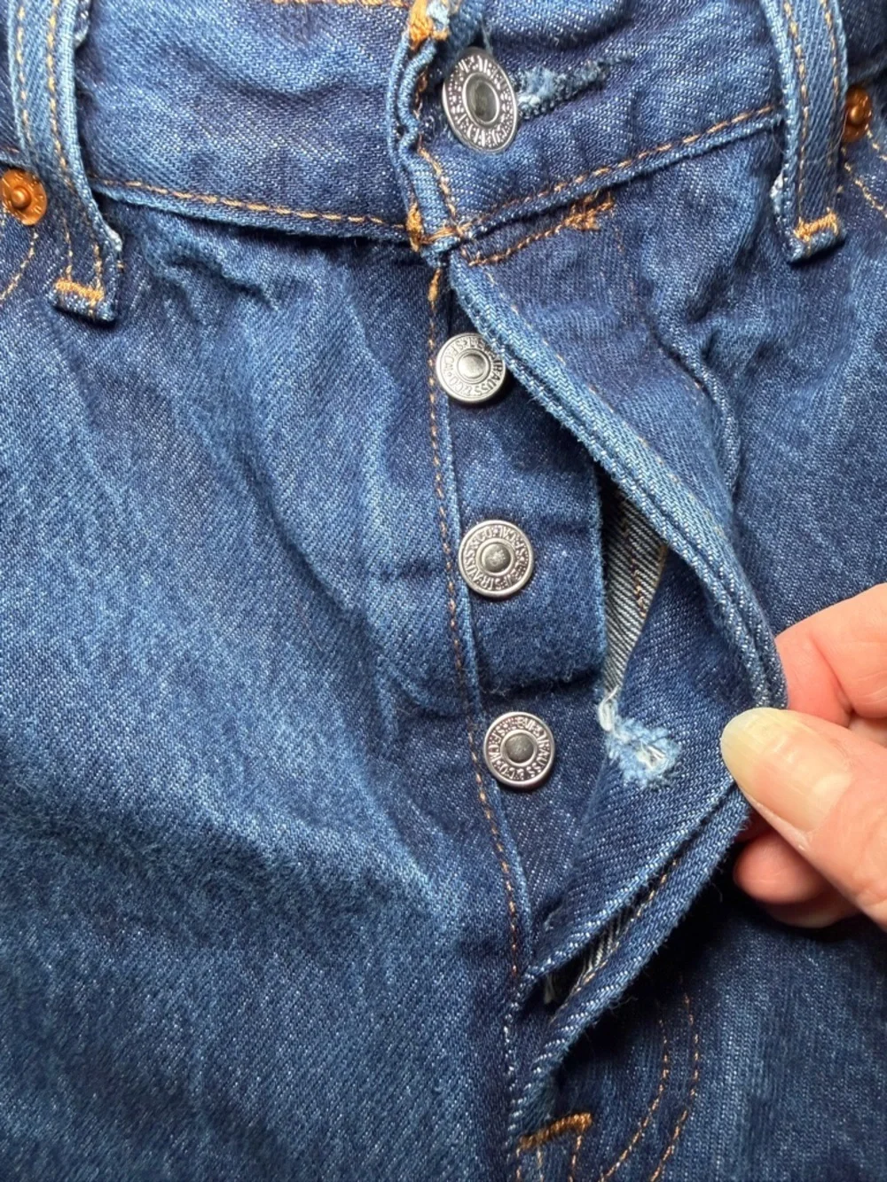 Levis straight leg